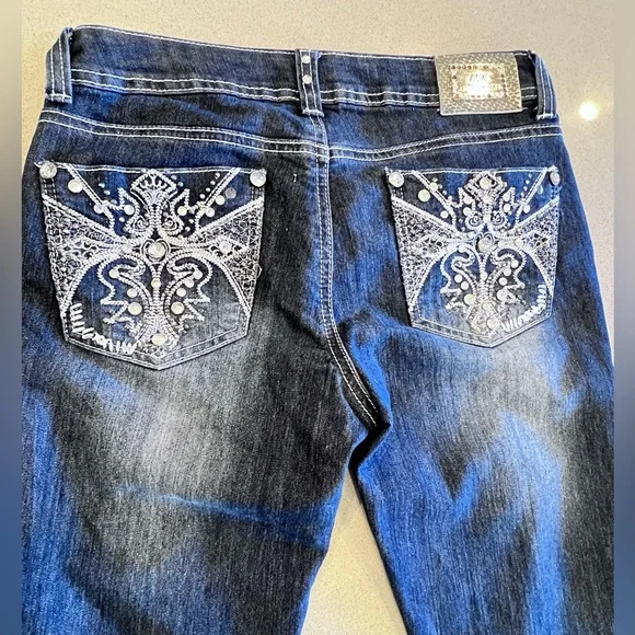Low rise embellished distressed jeans Sz 5 - Picture 7 of 12